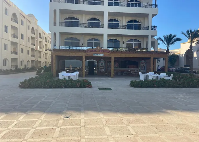 Apartment With Private Beach In Sahl Hasheesh