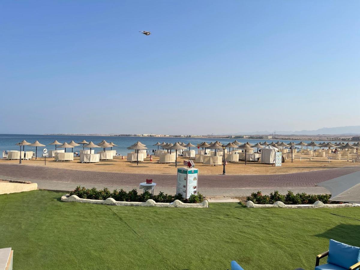 With Private In Sahl Hasheesh הורגהדה